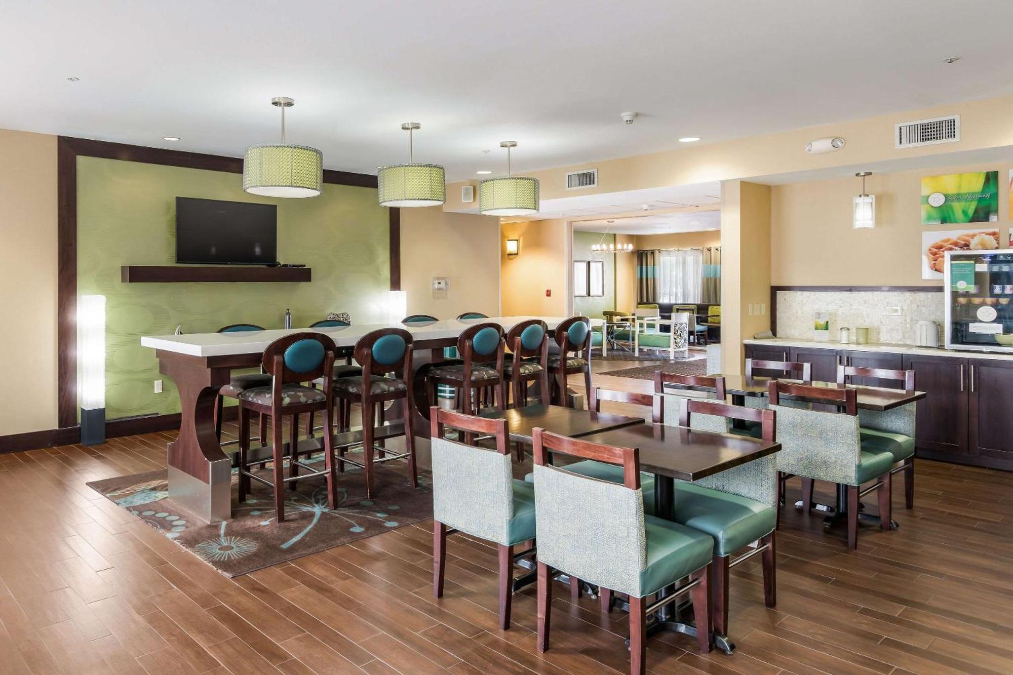 Quality Inn & Suites Quincy - Downtown Εξωτερικό φωτογραφία