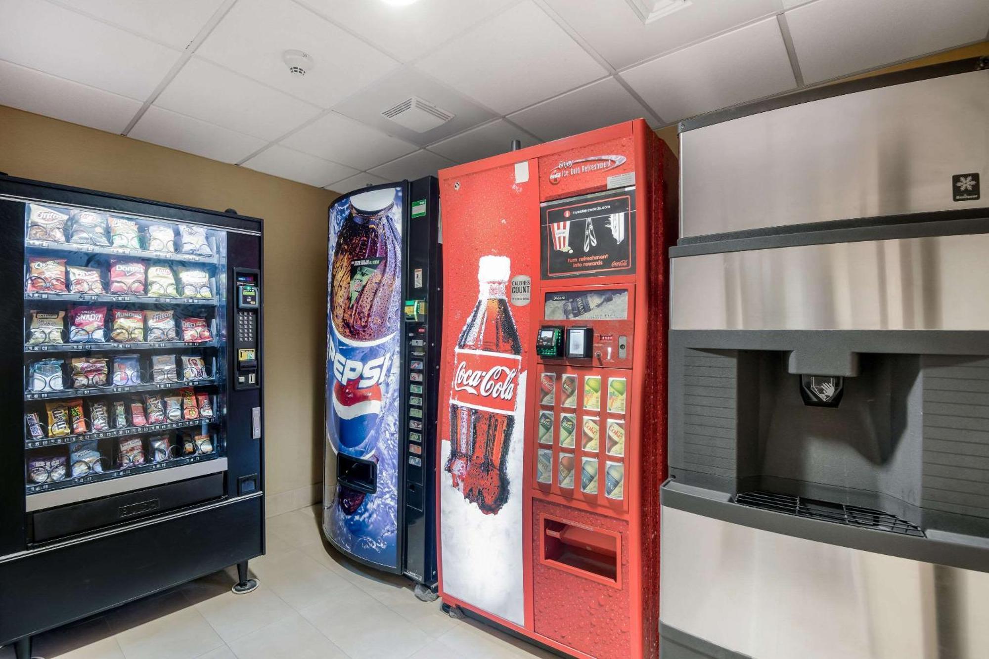 Quality Inn & Suites Quincy - Downtown Εξωτερικό φωτογραφία