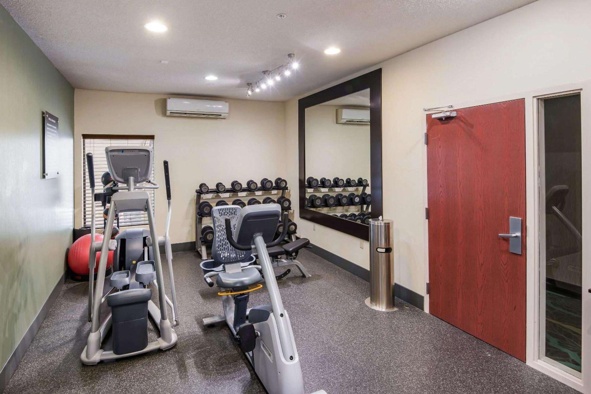 Quality Inn & Suites Quincy - Downtown Εξωτερικό φωτογραφία