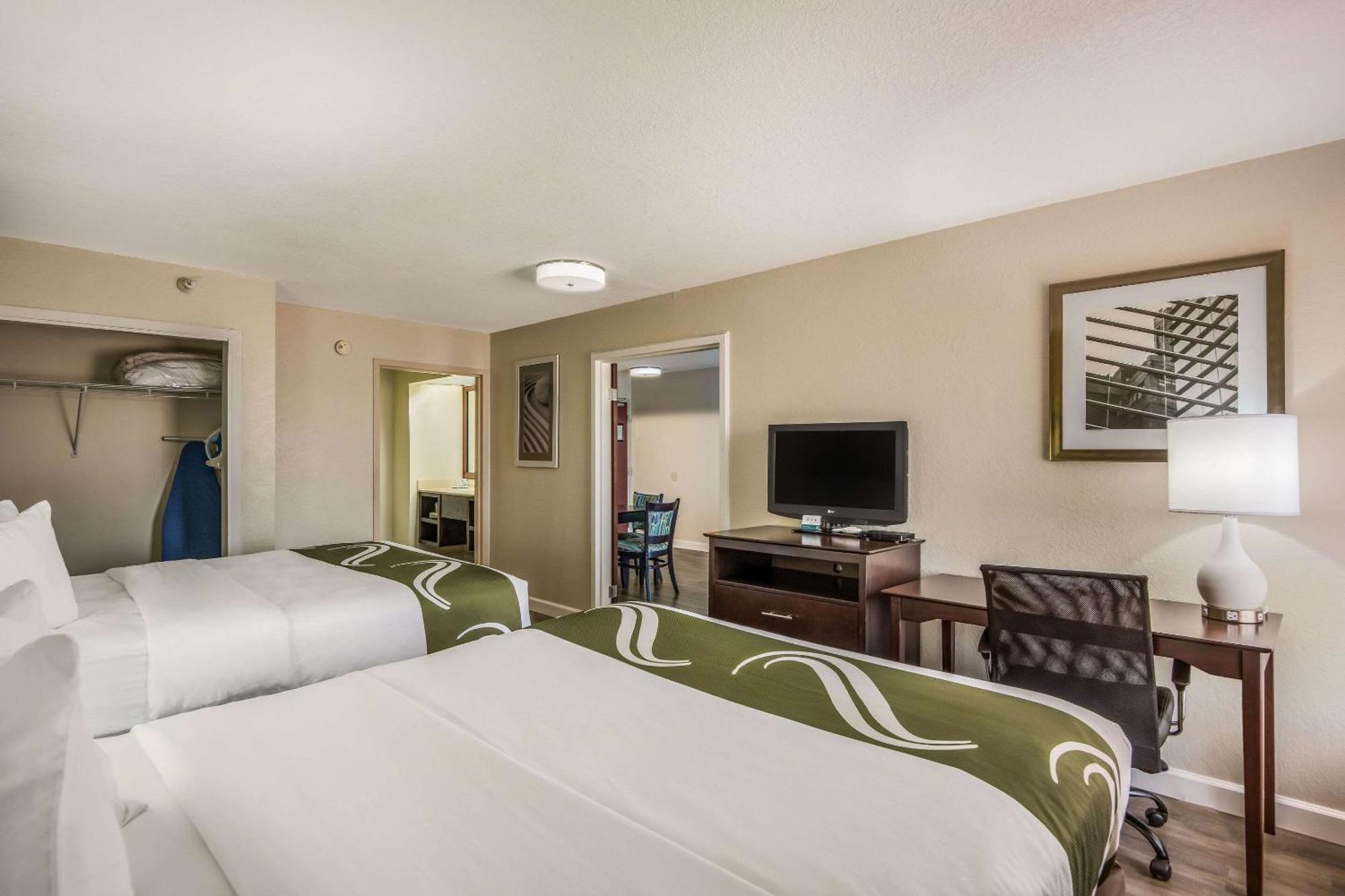 Quality Inn & Suites Quincy - Downtown Εξωτερικό φωτογραφία