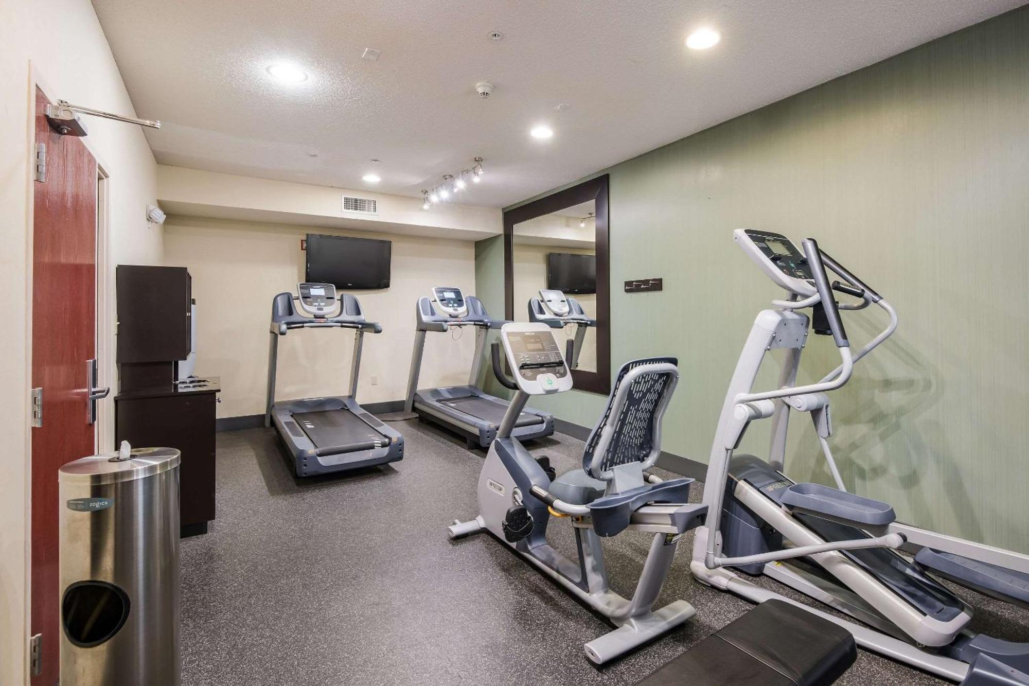 Quality Inn & Suites Quincy - Downtown Εξωτερικό φωτογραφία