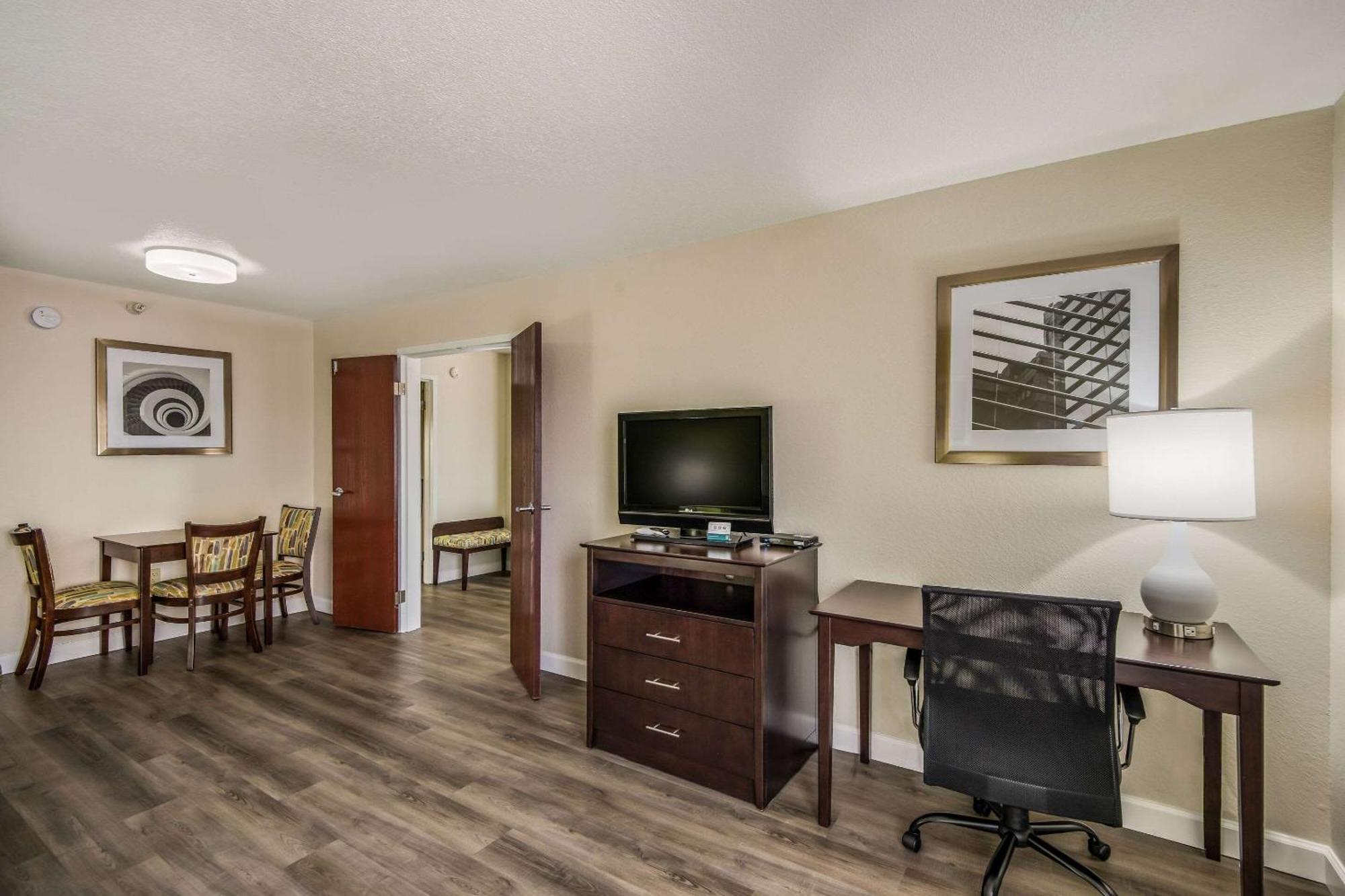 Quality Inn & Suites Quincy - Downtown Εξωτερικό φωτογραφία