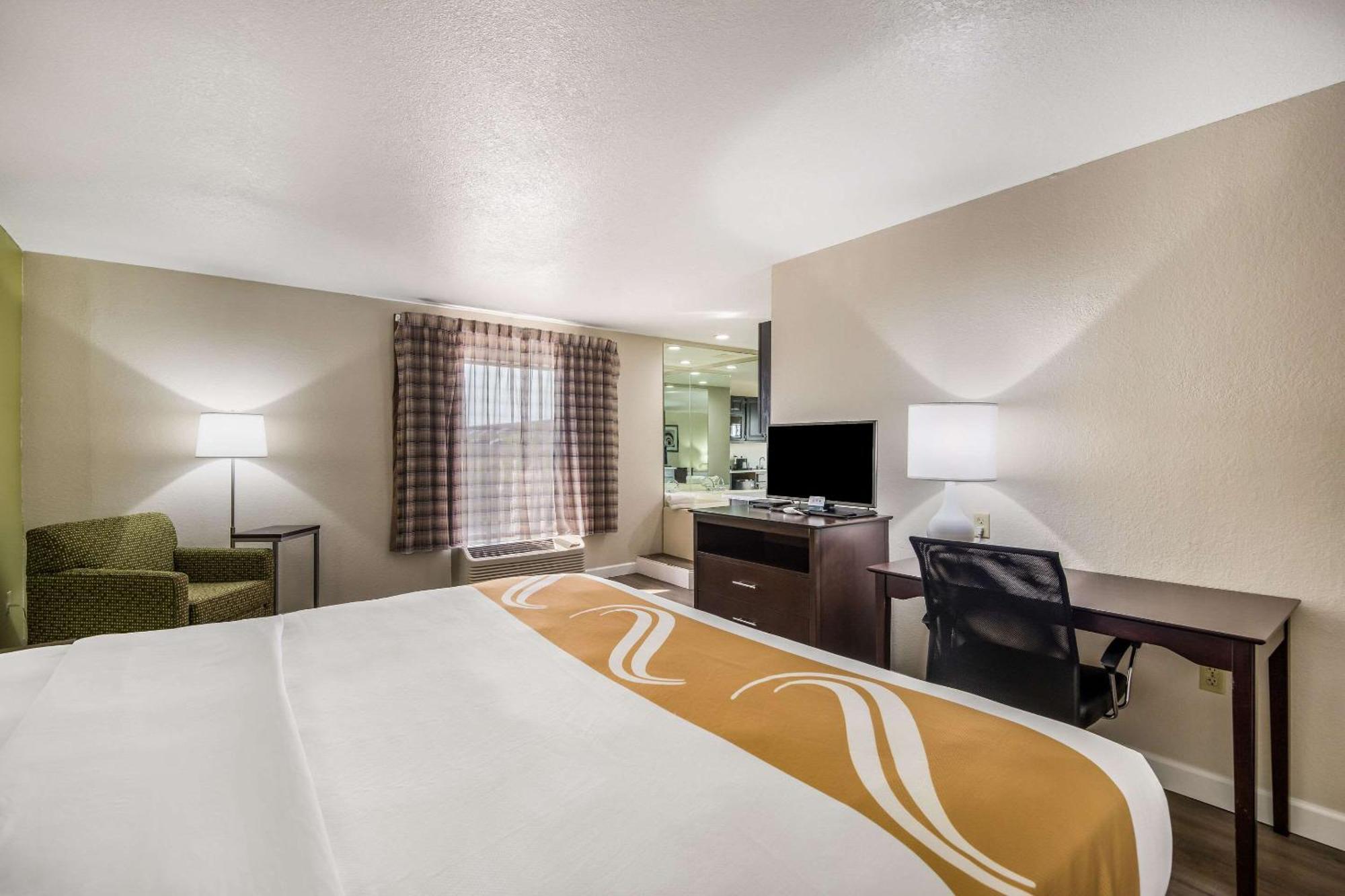 Quality Inn & Suites Quincy - Downtown Εξωτερικό φωτογραφία