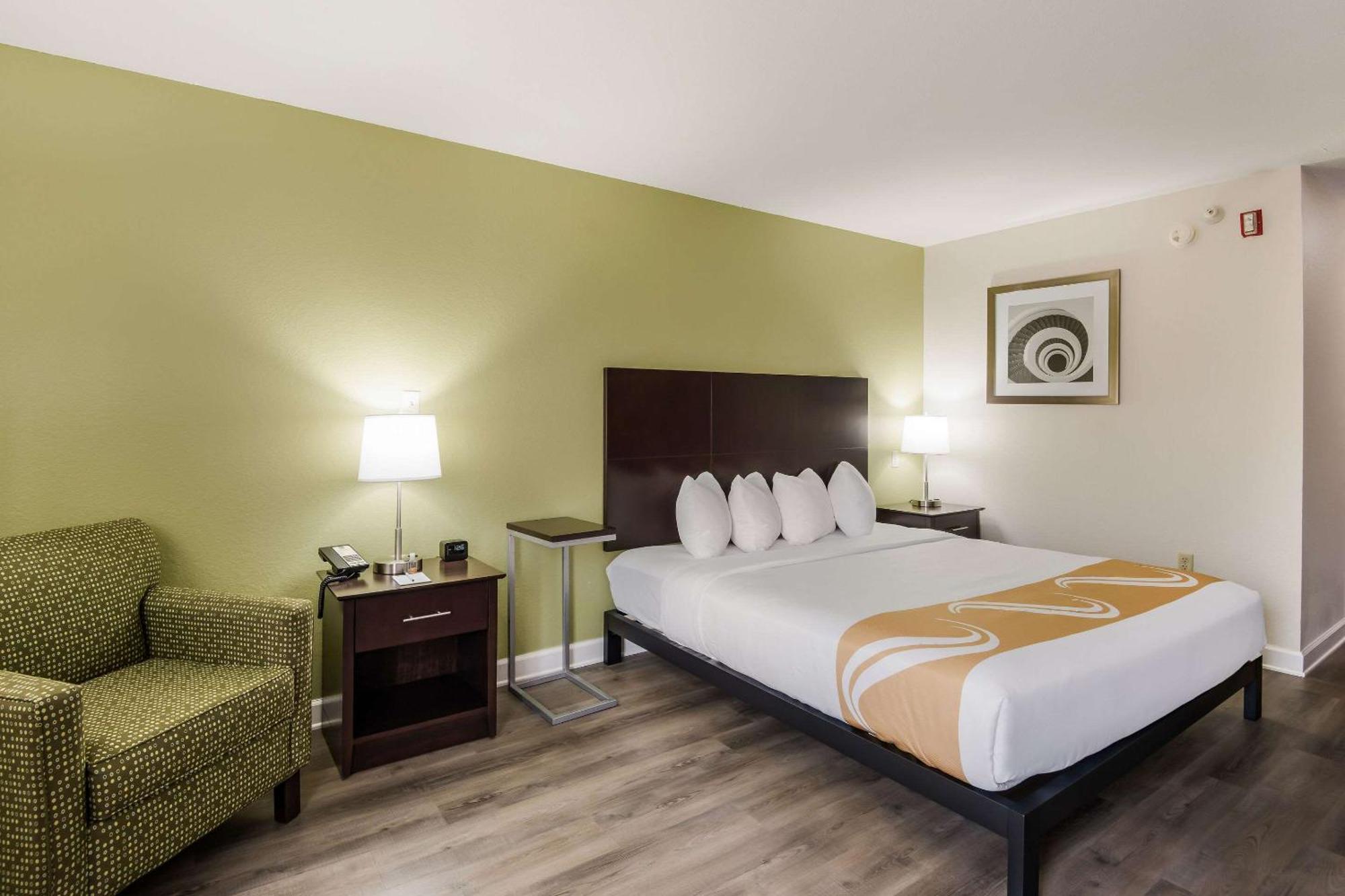 Quality Inn & Suites Quincy - Downtown Εξωτερικό φωτογραφία
