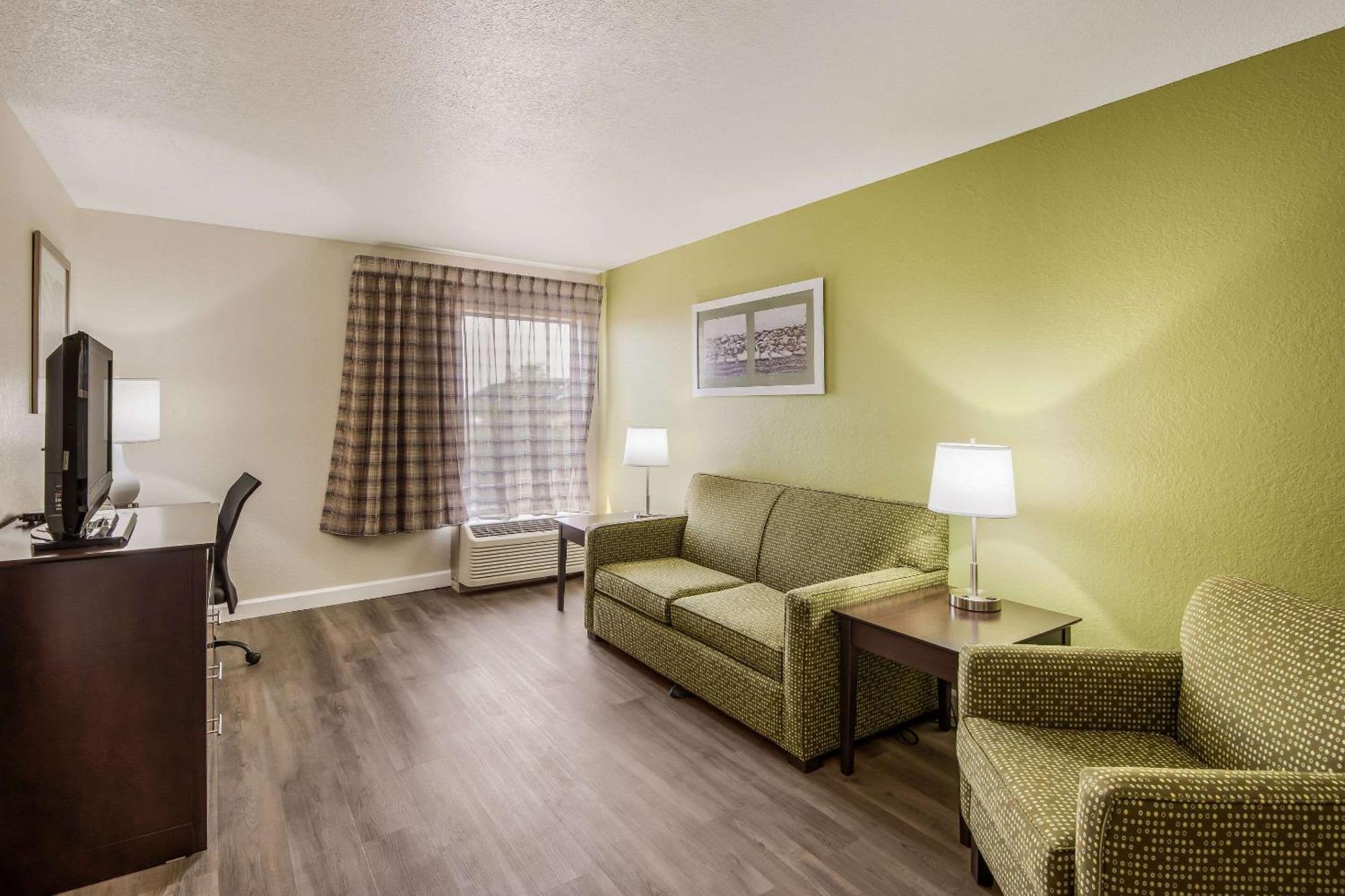 Quality Inn & Suites Quincy - Downtown Εξωτερικό φωτογραφία