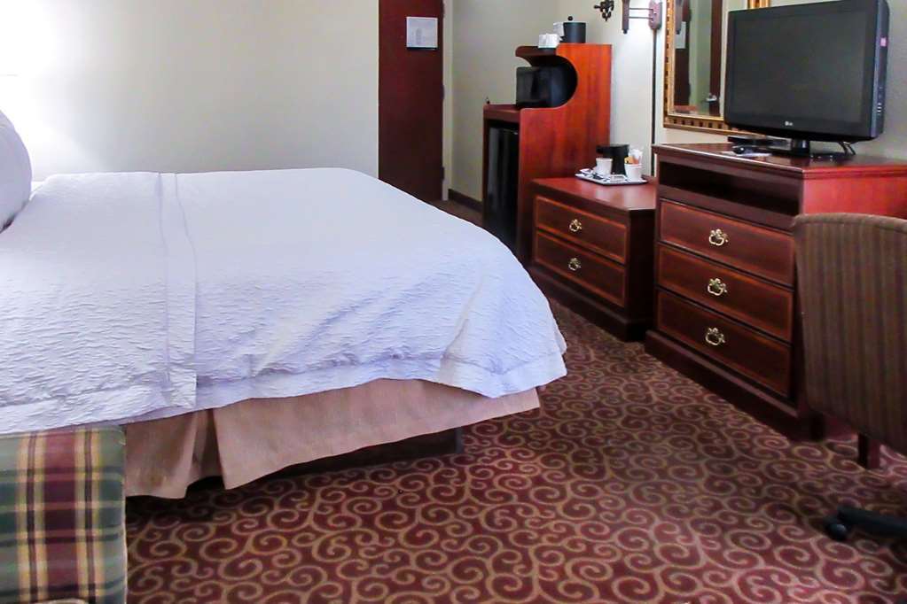 Quality Inn & Suites Quincy - Downtown Δωμάτιο φωτογραφία