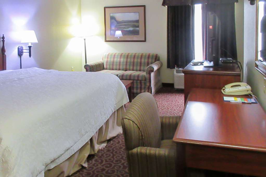 Quality Inn & Suites Quincy - Downtown Δωμάτιο φωτογραφία